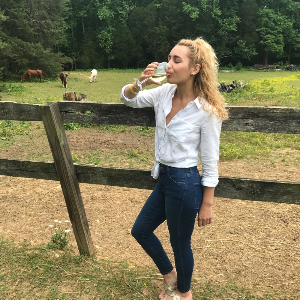 Meet your Posh Ambassador, Shayna Sweezy - Picture 8 of 11